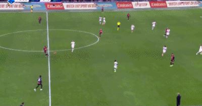 第76分钟，萨勒马克尔斯右路传中，菲尔克鲁格头球破门，米兰1-0莱切