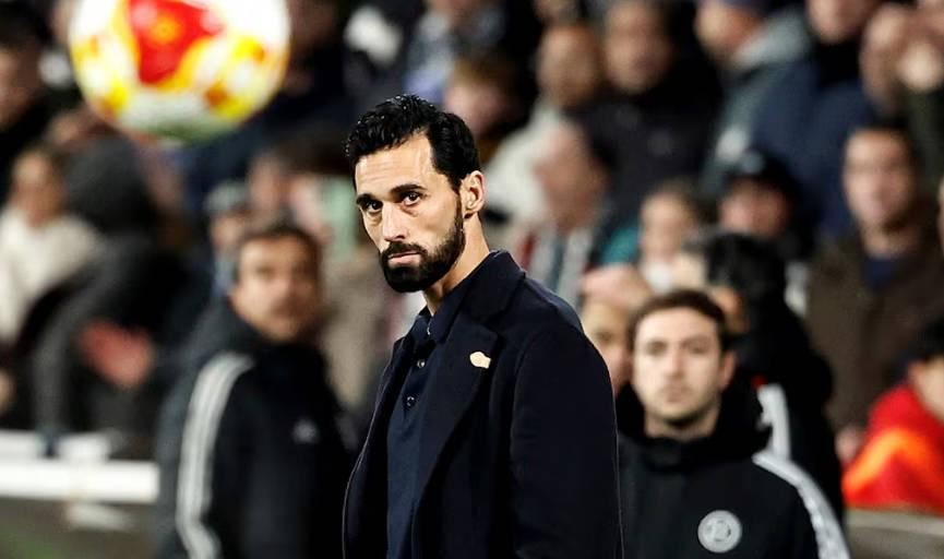 记者:阿韦洛亚专注于与球员的沟通和决策,始终拥有决定权